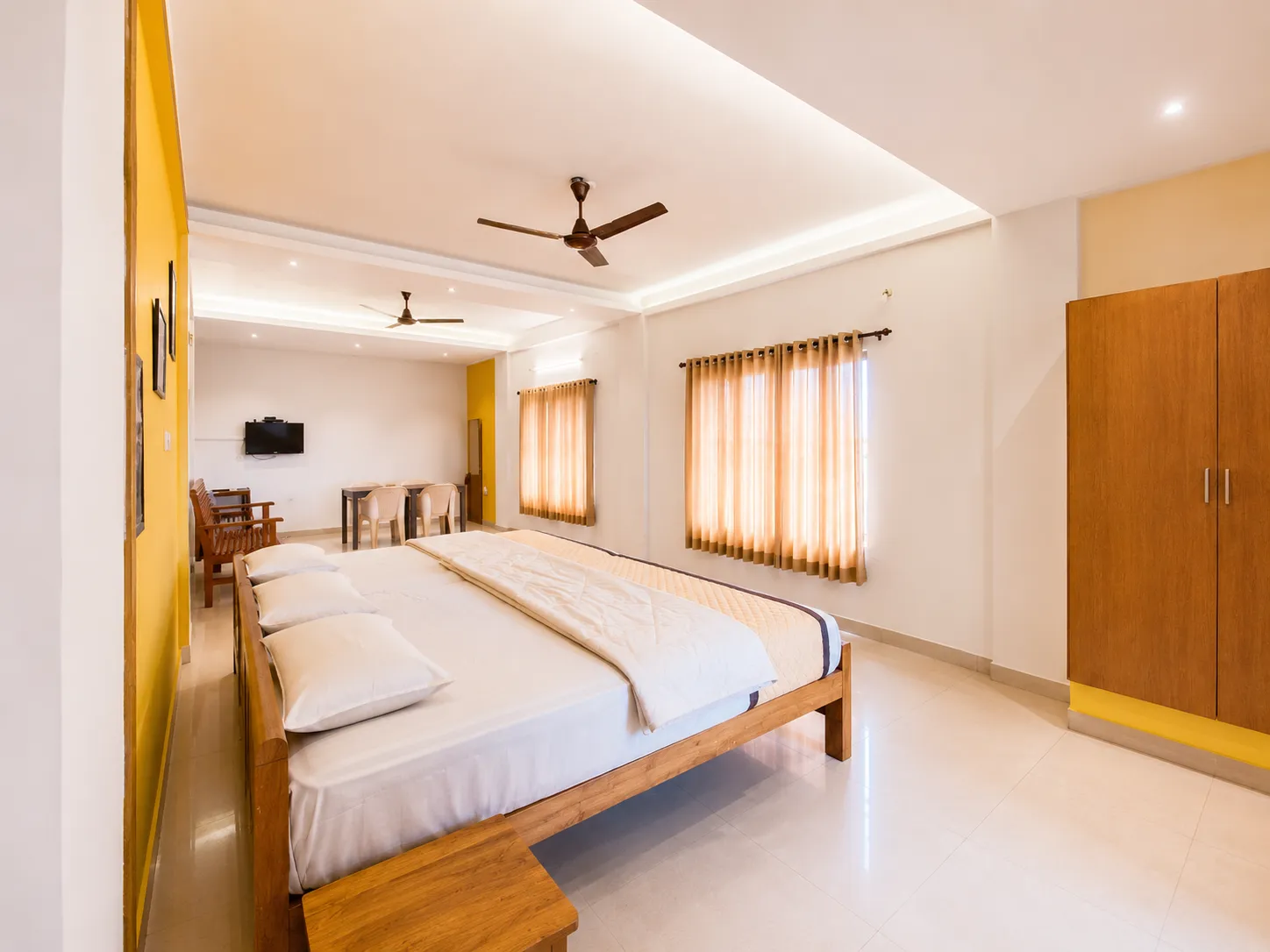 Premium 3 Bed Single Room 605 - Interior View #6