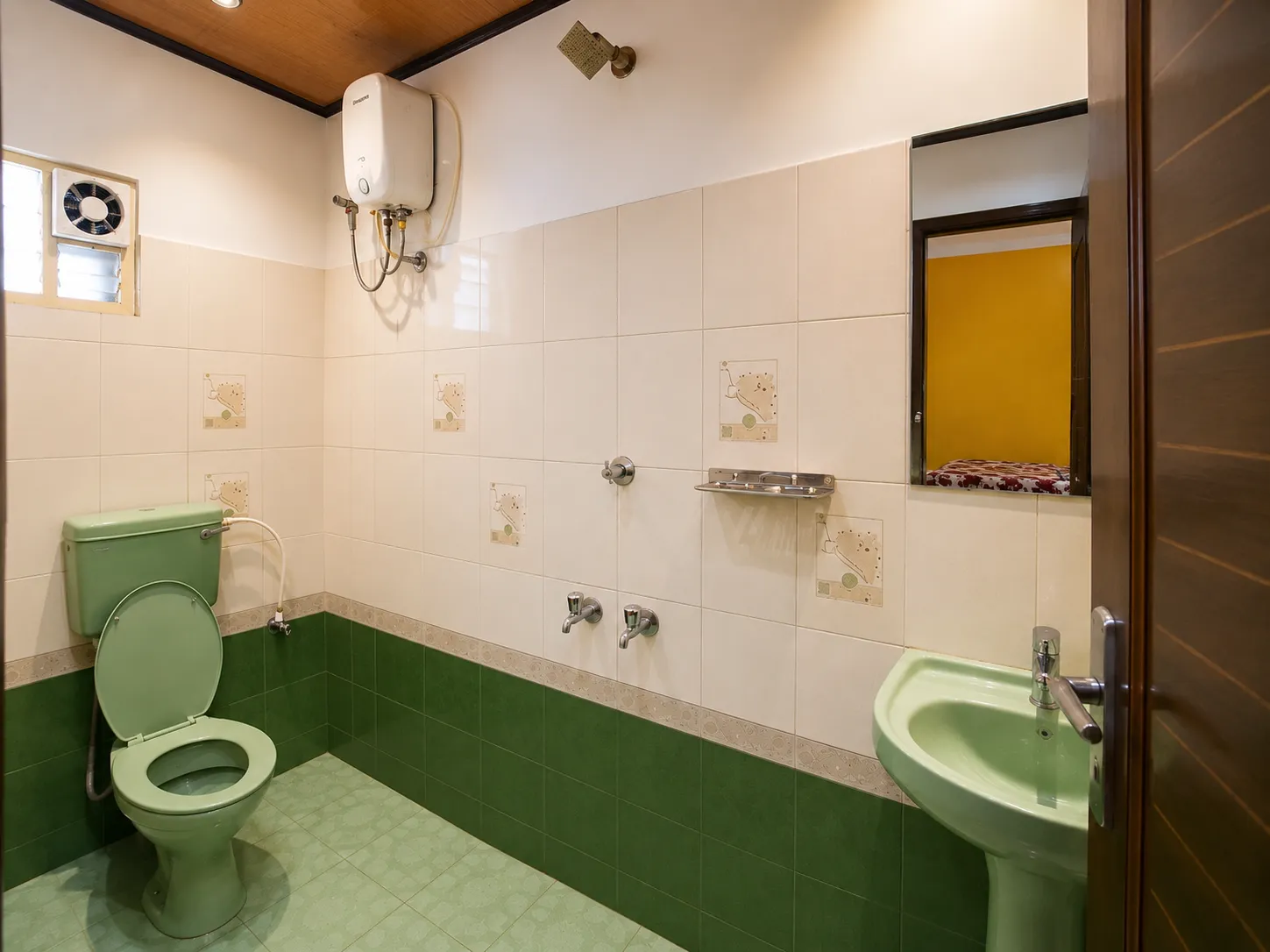 Dormitory Per Head (12 Hour) - Interior View #2